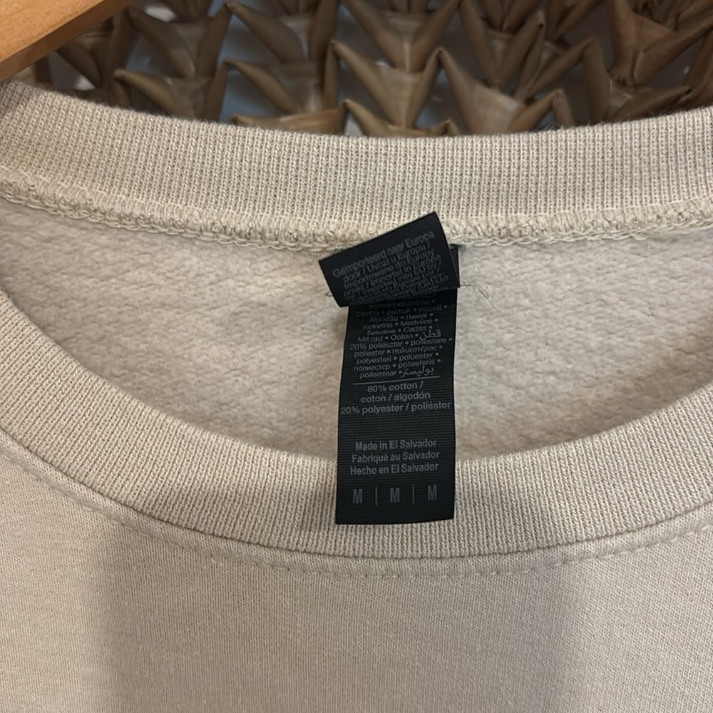 Gildan tan Let’s take a Trip Soon crewneck sweatshirt size medium - Picture 4 of 4